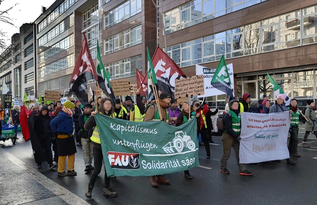 Das Foto zeigt eine Demonstration mit FAU / Grüne Gewerke Mitgliedern