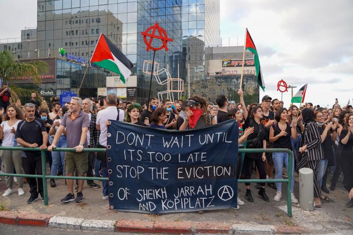 Das Foto zeigt Protestierende Protest gegen den israelischen Angriff auf Gaza